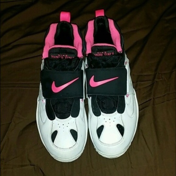 Nike diamond turf II size 6 youth