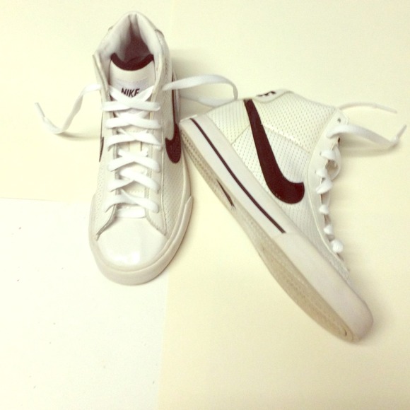 Nike Shoes - ✔️nike sneakers✔️