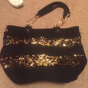Black and gold tote bag