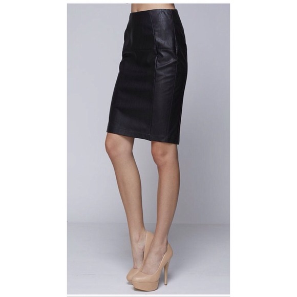 SALE🎉Faux leather skirts - Picture 2 of 4