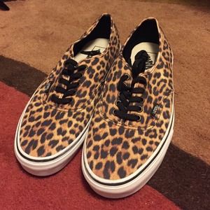 Leopard vans men's 9.5