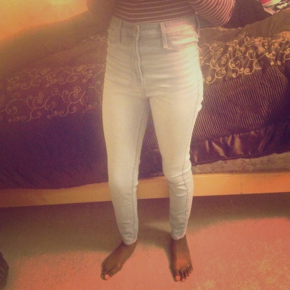 High waisted light wash Hollister jeans