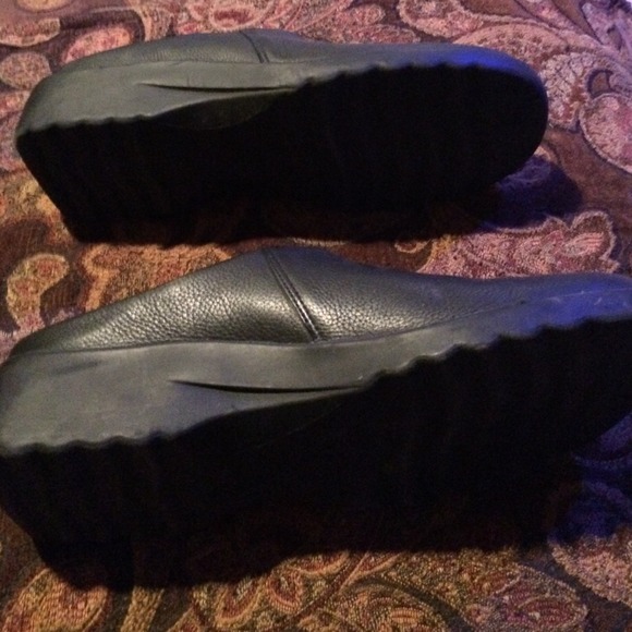 Shoes - Picture 2 of 2