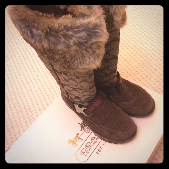 COACH WINTER SHOES with fox fur. Great shape!