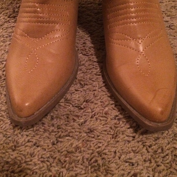 Camel Cowboy Boots - Picture 3 of 4
