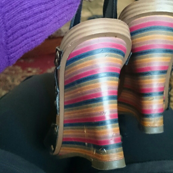 Striped wedges - Picture 2 of 3