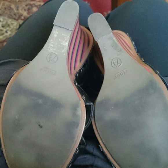 Striped wedges - Picture 3 of 3