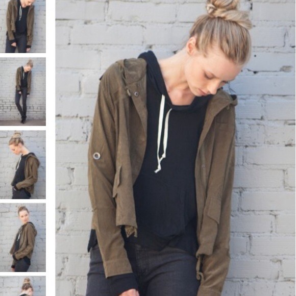 Brandy Melville Jackets & Blazers - Brandy Melville olive green jacket