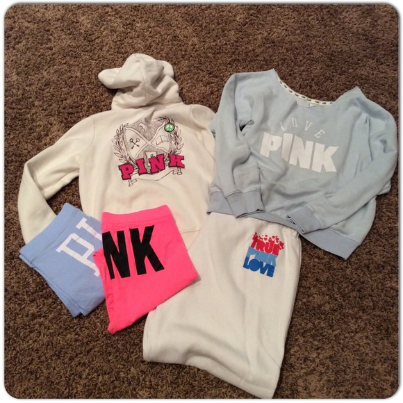 🚫SOLD🚫🎄JUST LISTED VICTORIA'S SECRET PINK 🎄⛄️