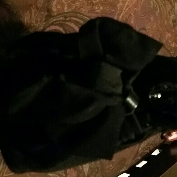 Soft Black Velvet  Bow ties on each side w/pockets - Picture 3 of 4