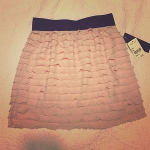 Lush Skirt.  💥❤️🎉 HOST PICK! 🎊💃💥