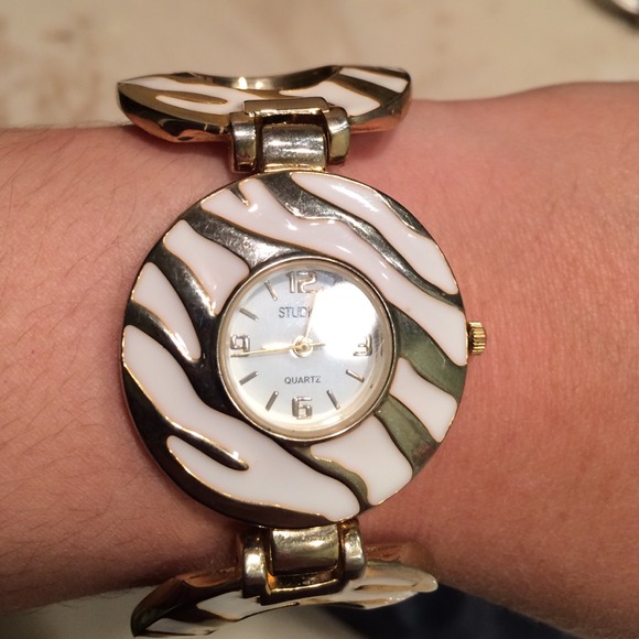 Watch - Picture 2 of 4