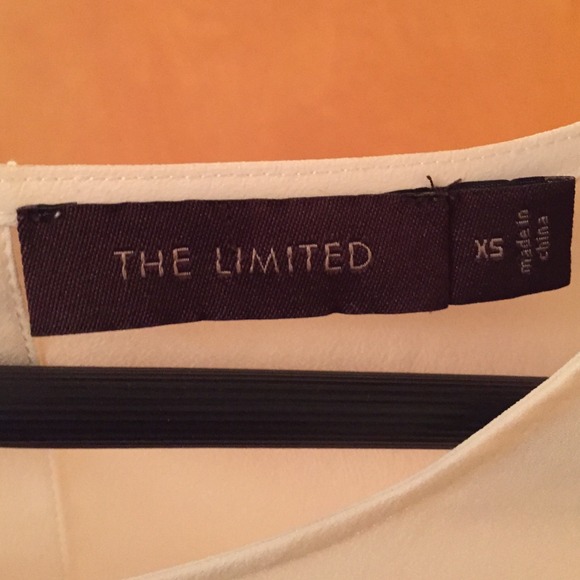 SOLD ❗️Ivory blouse with studded detail work - Picture 4 of 4