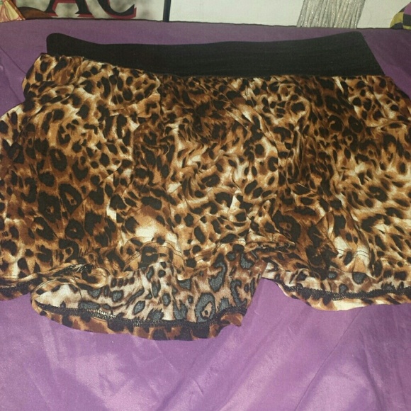 Cheetah skirt with pockets