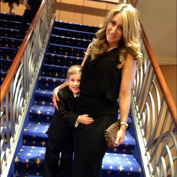 Meet your seller! 😳😜😊 - Picture 5 of 8