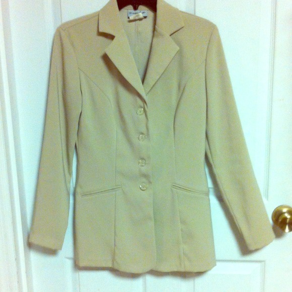 Jackets & Blazers - Size 3/4 women's khaki colored blazer.