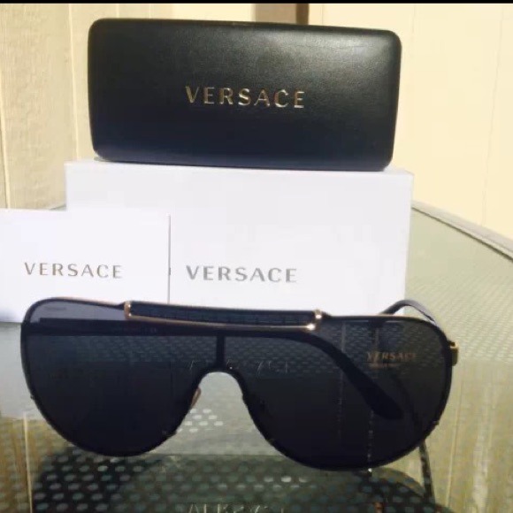 Versace sunglasses - Picture 2 of 2