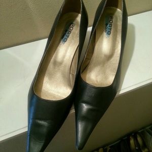 Black kitten heel pumps