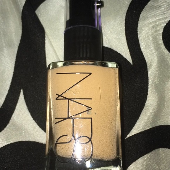 Nars foundation sheer glow