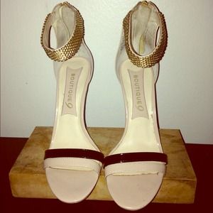 Boutique 9 Doetzen chain ankle strap sandals