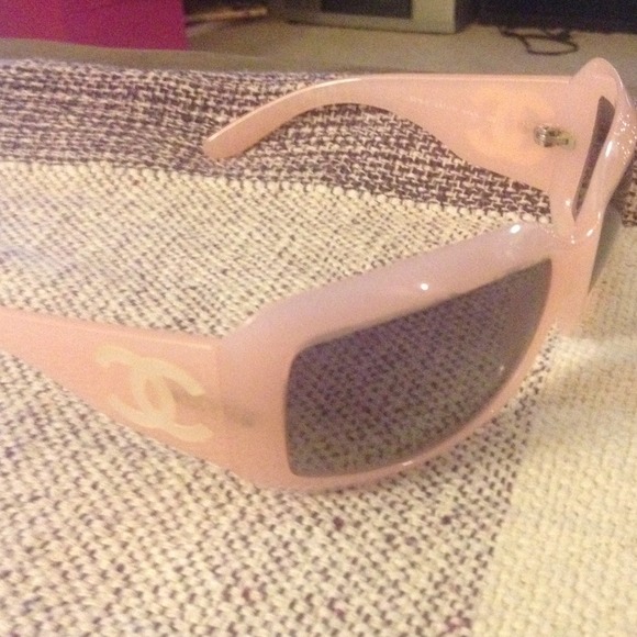 Chanel sunglasses - Picture 1 of 1