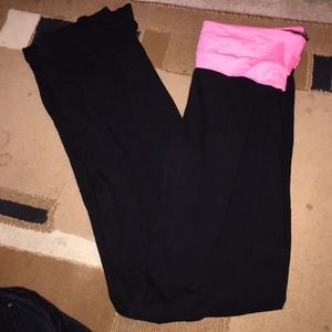 Yoga pants with a pink band