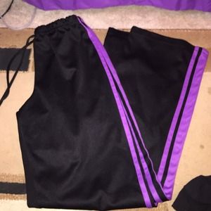 Black sweat with purple stripe