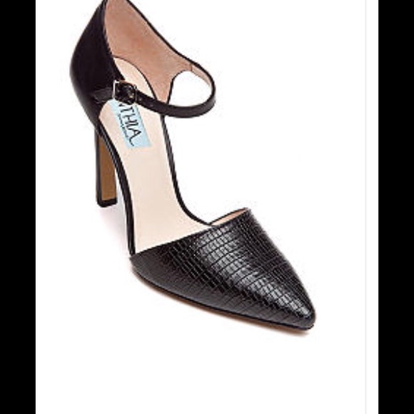 Cynthia rowley pointy toe pumps