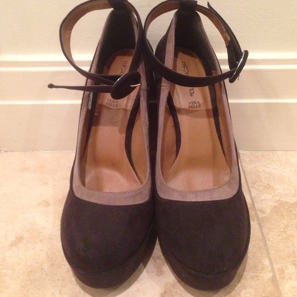 Black Wedges