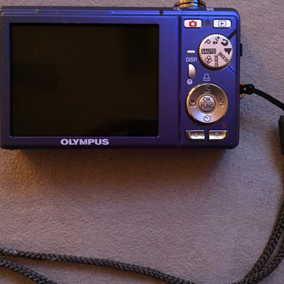 OLYMPUS F-370 NEW PERFECT CONDITION - Picture 2 of 3