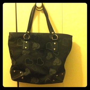 Black heart purse