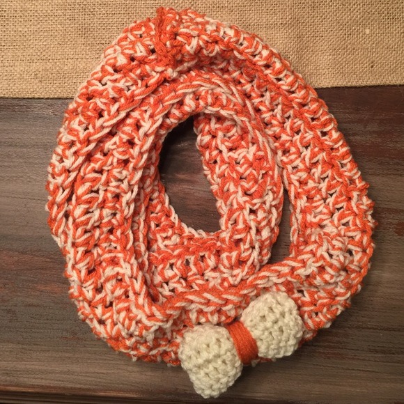 📍SOLD📍Infinity scarf