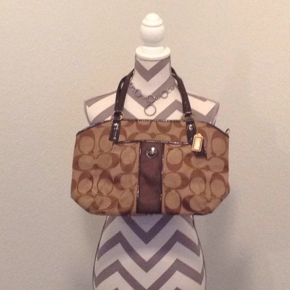 SOLD [VGUC] Coach Signature Stripe Pocket Tote