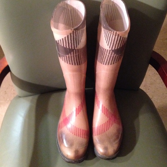 Burberry rain boots