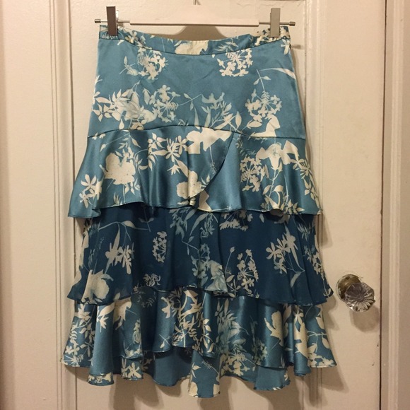 Banan Republic tiered silk skirt