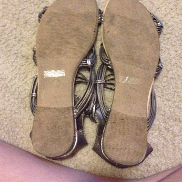 ❌SOLD❌ Metallic silver sandals - Picture 3 of 4