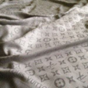 Authentic Louis Vuitton Monogram Shawl