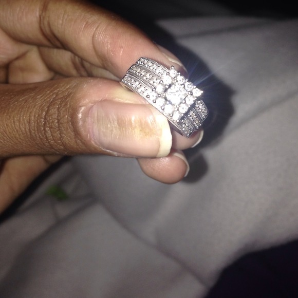 Kay Jewelers Jewelry - Diamond ring (bridal set)