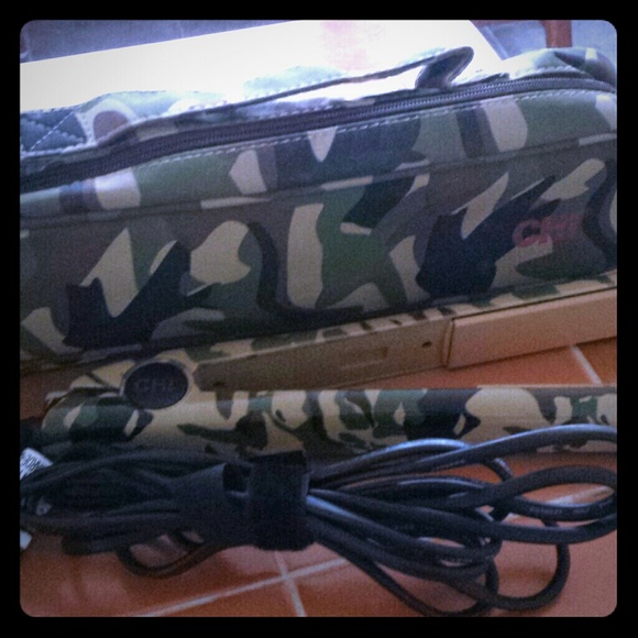 Like New Camo CHI Flat Iron