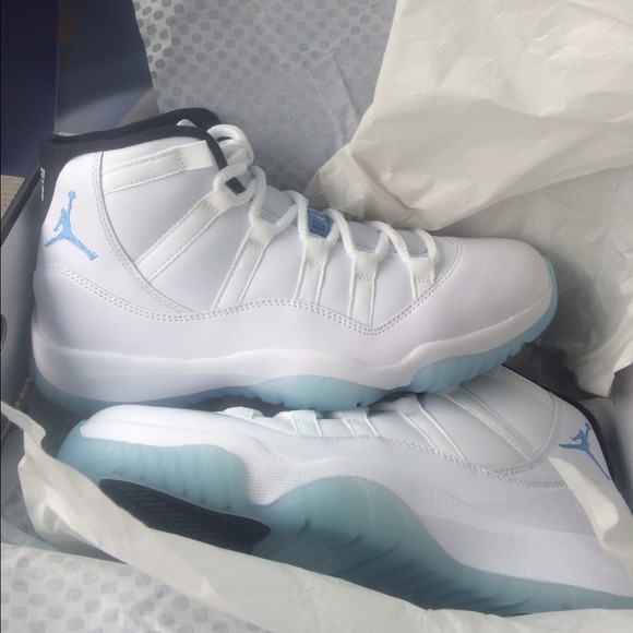 LEGEND BLUE 11s⚪️⚪️ sold