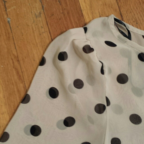 Forever 21 polka dot top - Picture 2 of 2