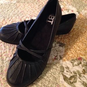 Bare Traps Women's Shoes