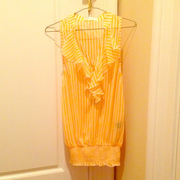 Fun and airy sleeveless blouse!