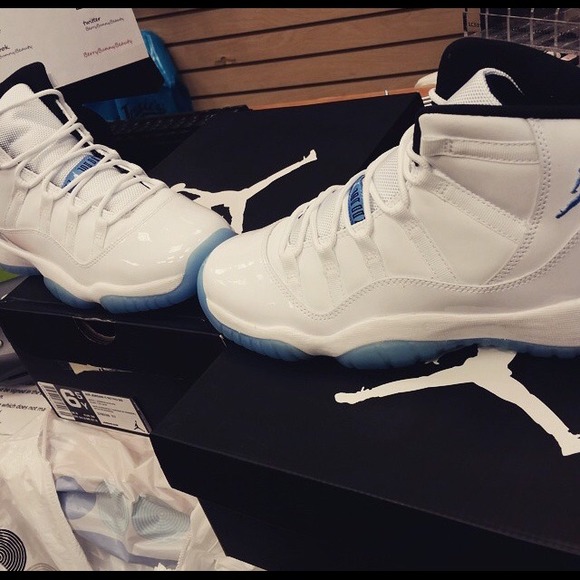 HAVE A FEW SIZES LEFT .. Any Offers ?