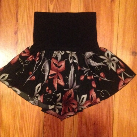 Adorable mini skirt!