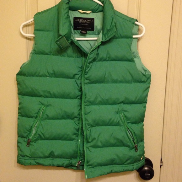Green American Eagle Vest! Size small