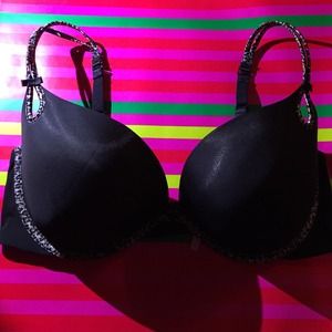 Sexy little things Victoria's Secret Push-up Bra