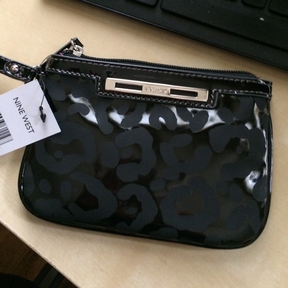 Nine West Handbags - Brand New Nine West Wristlet