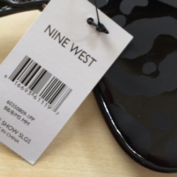 Brand New Nine West Wristlet - Picture 2 of 3