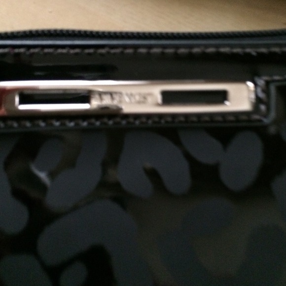 Brand New Nine West Wristlet - Picture 3 of 3